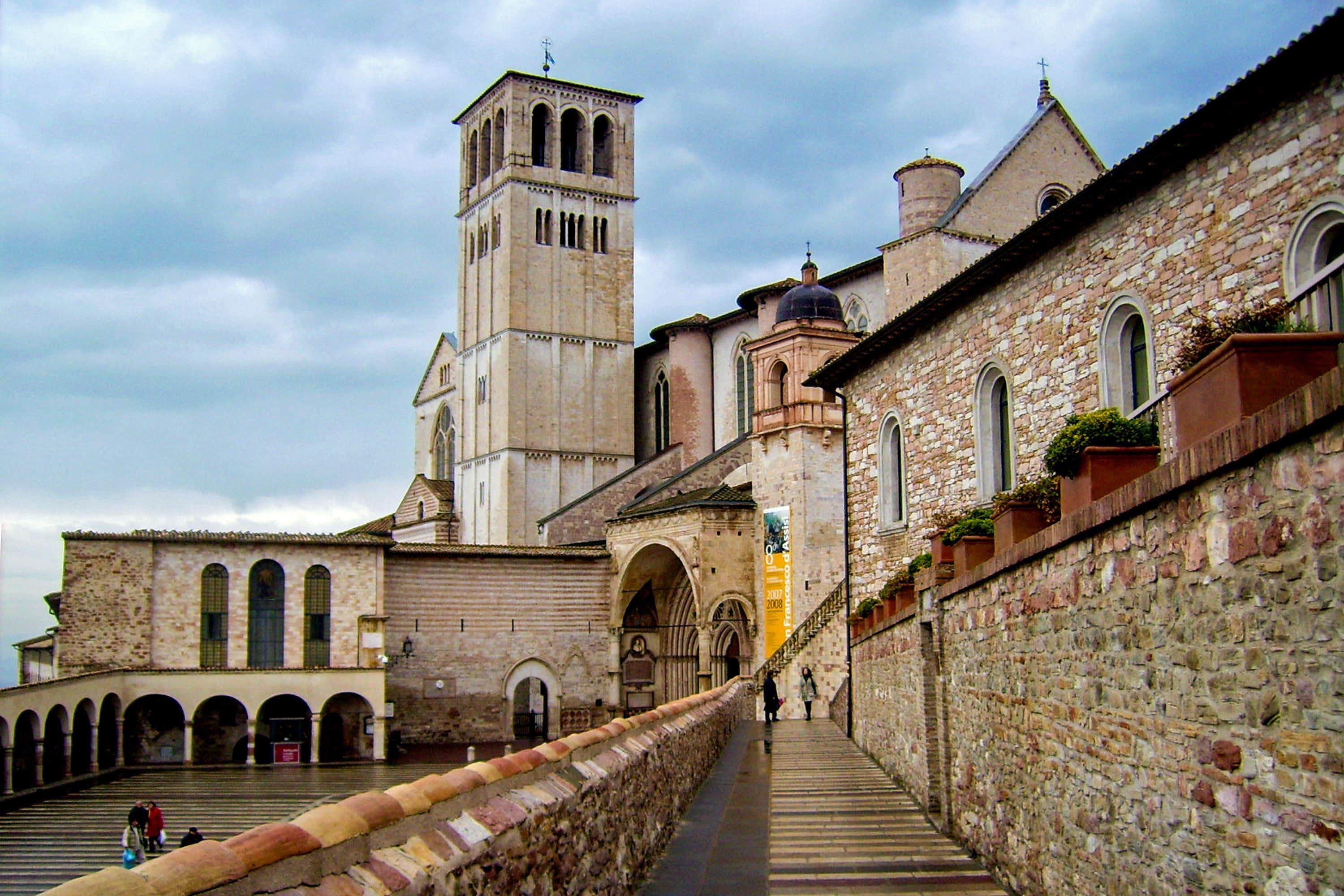 Preparazione Esami in Umbria con Corsi Online e in Sede per l'Università