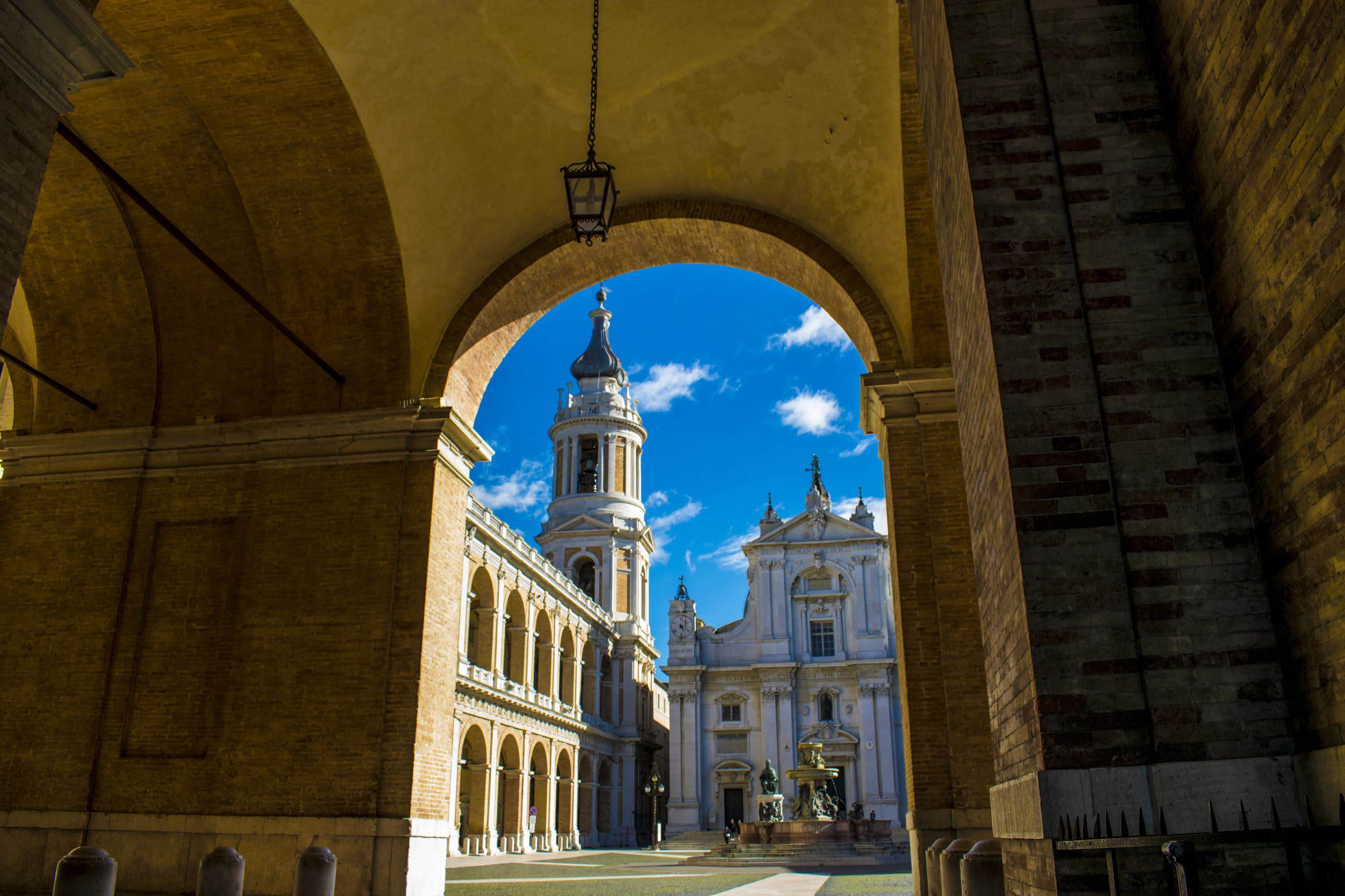 Preparazione Esami nelle Marche con Corsi Online e in Sede per l'Università